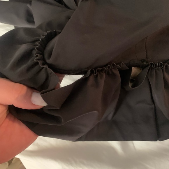 Kortni Jeane black V-neck - Picture 3 of 3